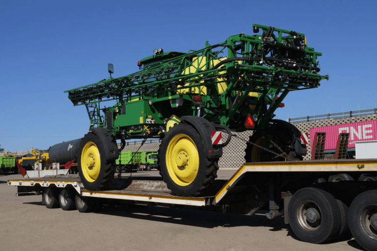 OneLogix Mega transporting abnormal truck loads across South Africa with specialised equipment for safe and efficient delivery.