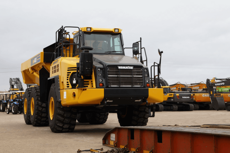 Transporting mining equipment across Southern Africa with OneLogix Mega's specialized abnormal load transport and cross-border logistics services.